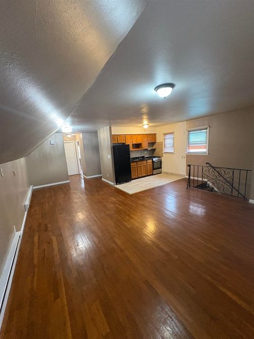 2-36 Pinecrest Rd, JC, Bergen-Lafayett, NJ, 07305 | Card Image