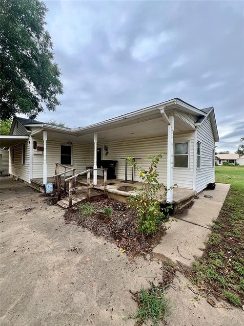 411 N Forrest Ave, Watonga, OK, 73772-3018 | Card Image
