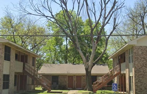 812 E Palestine St, Mexia, TX, 76667-2968 | Card Image