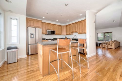 a-397 Sea St, Quincy, MA, 02169-2719 | Card Image