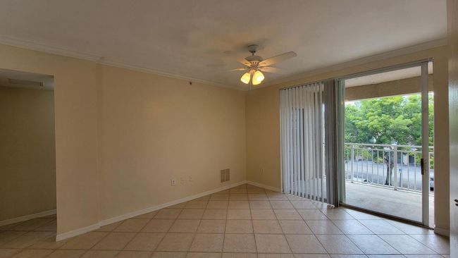 APT-304 - 6533 Emerald Dunes Dr, Condo with 2 bedrooms, 2 bathrooms and null parking in West Palm Beach FL | Image 11