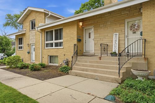 c-1533 N Arlington Heights Rd, Arlington Heights, IL, 60004-3970 | Card Image