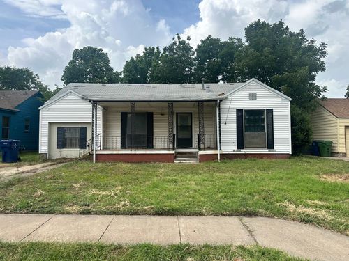 813 Magnolia Dr, Garland, TX, 75040-4926 | Card Image