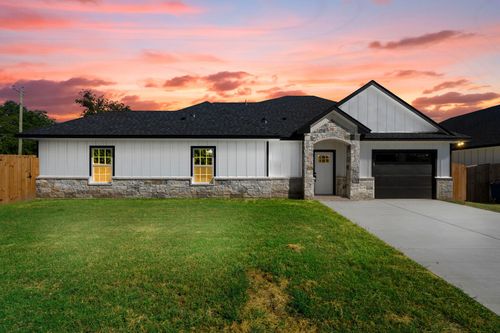510 Washington St, Ennis, TX, 75119-2601 | Card Image