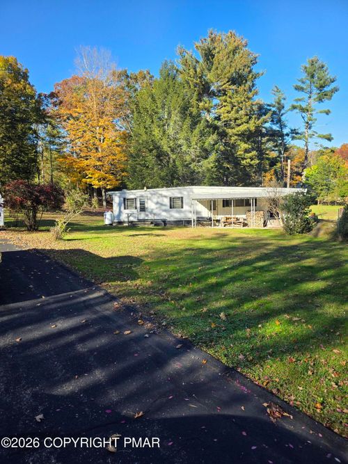 111 Garris Place, Bushkill, PA, 18324 | Card Image