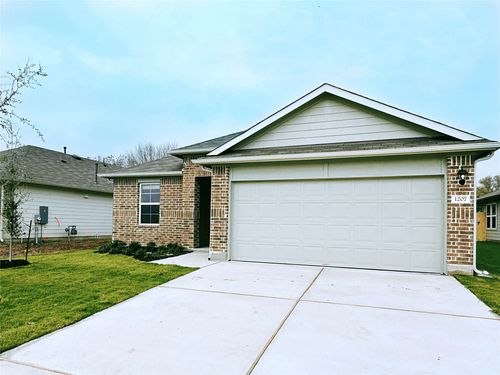 1207 Camden Ln, Lockhart, TX, 78644-3682 | Card Image