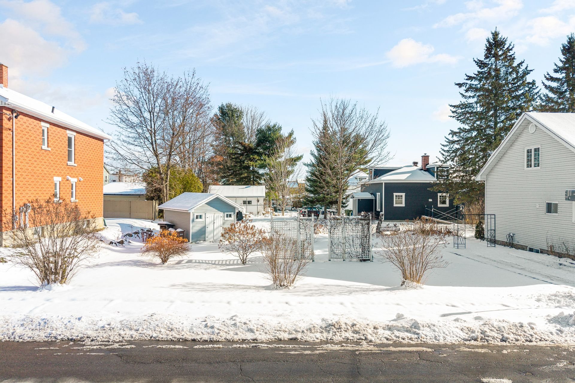Land in Magog 2