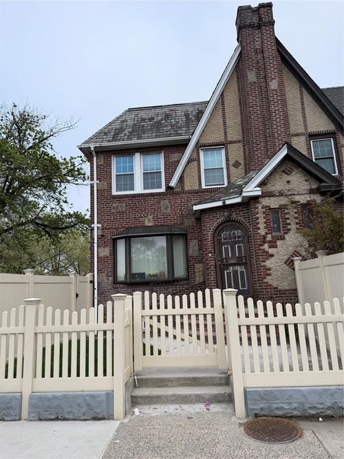 164-26 Grand Central Parkway, New York, NY, 11432 | Card Image