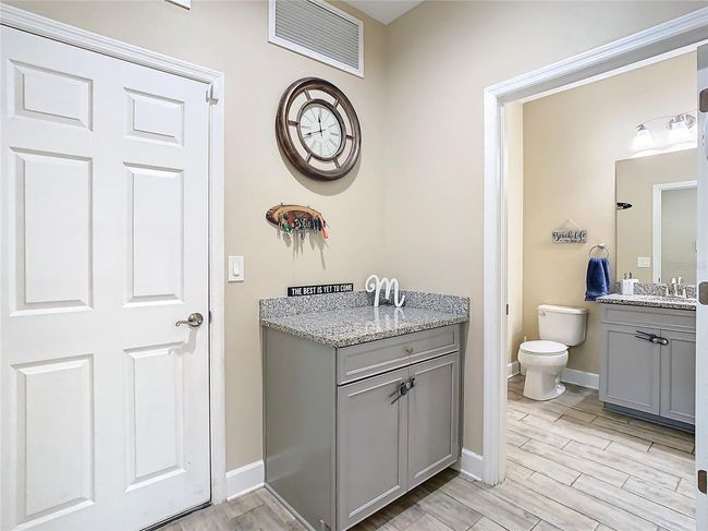 Bathroom 1 | Image 13