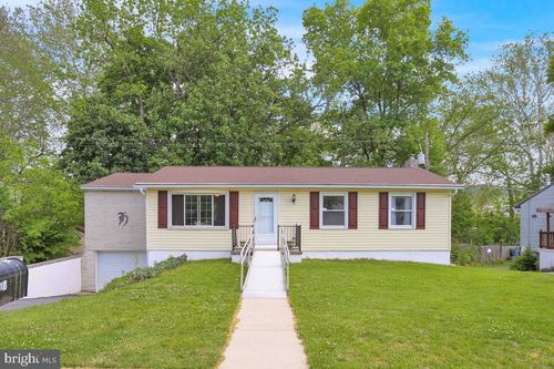 111 Aspen Ave, READING, PA, 19608-9774 | Card Image