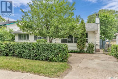 1721 Av E N, Saskatoon, SK, S7L1V3 | Card Image