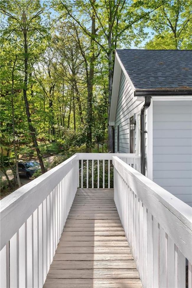 100 Little Ridge Rd, House other with 5 bedrooms, 4 bathrooms and 1 parking in Berkeley Lake GA | Image 10