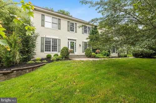 10 Eagleton Farm Rd, NEWTOWN, PA, 18940-4214 | Card Image