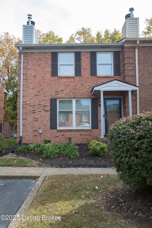 152 Gardiner Lake Rd, Louisville, KY, 40205-2789 | Card Image