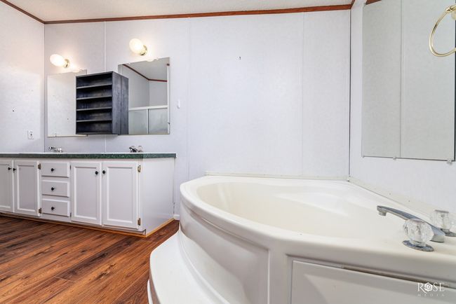 Master bath- lovely garden tub | Image 19