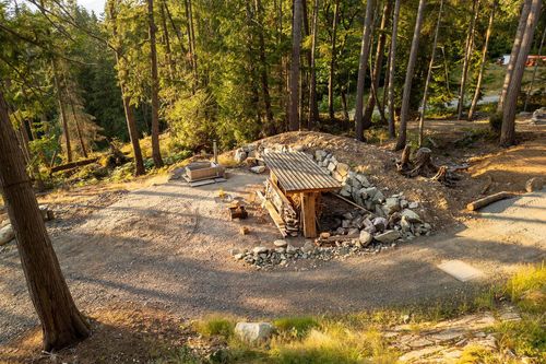 1701 Joan Audrey Lane, Bowen Island, BC, V0N1G2 | Card Image