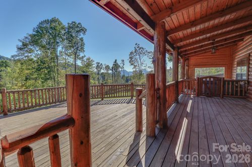 2811 Poplar Creek Rd, Green Mountain, NC, 28740-8616 | Card Image