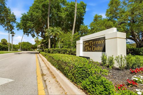9502 Chapman Oak Ct, Palm Beach Gardens, FL, 33410-3270 | Card Image