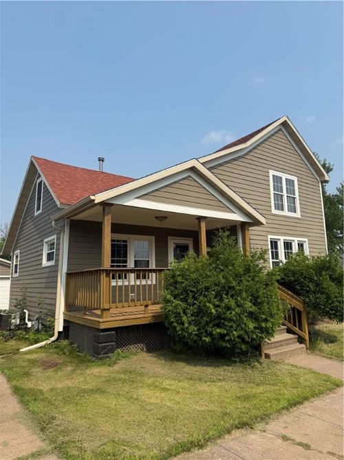 121 S Culver St, Chippewa Falls, WI, 54729-2828 | Card Image