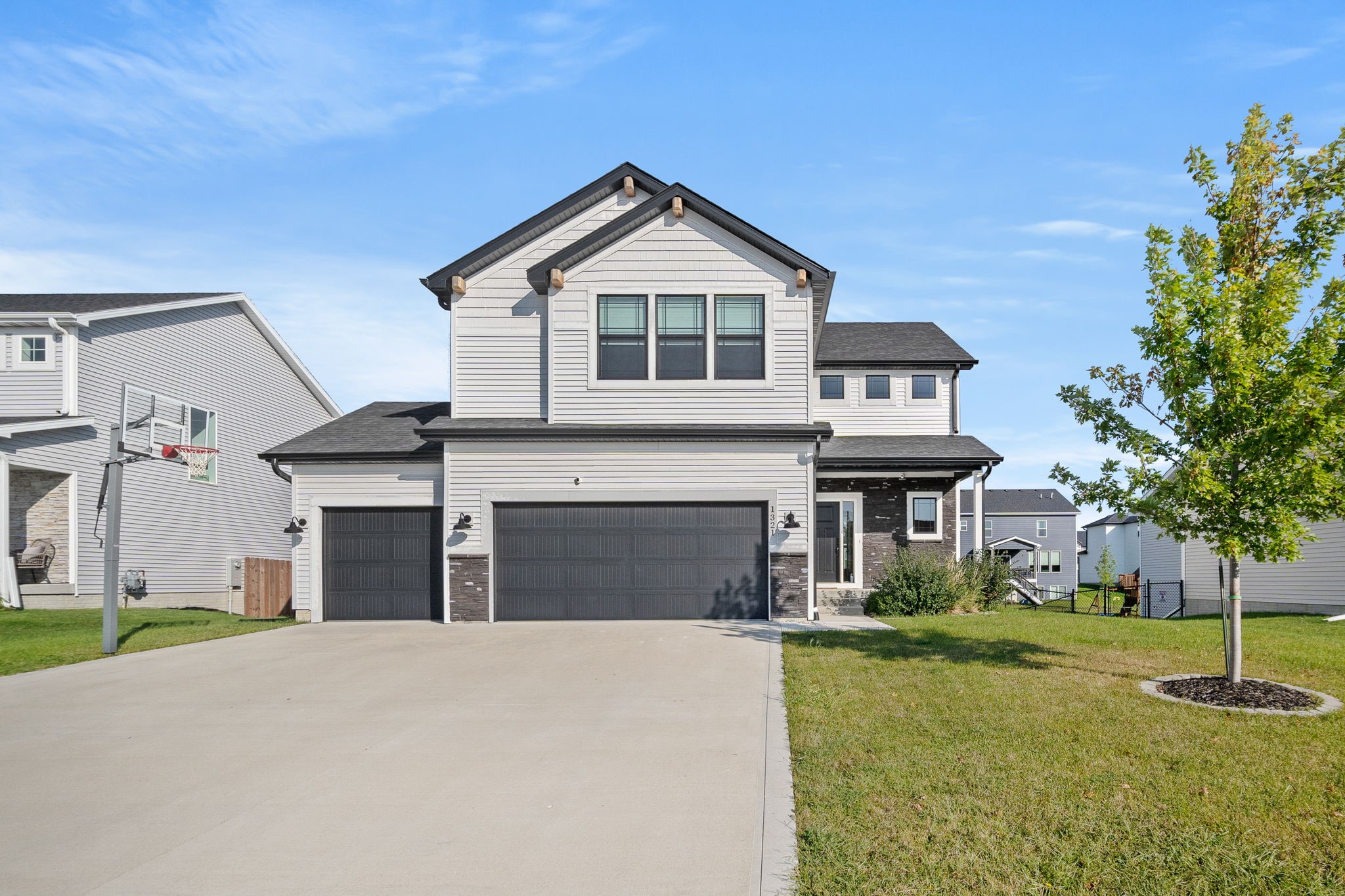 Jamestown Ln, Waukee, IA 50263