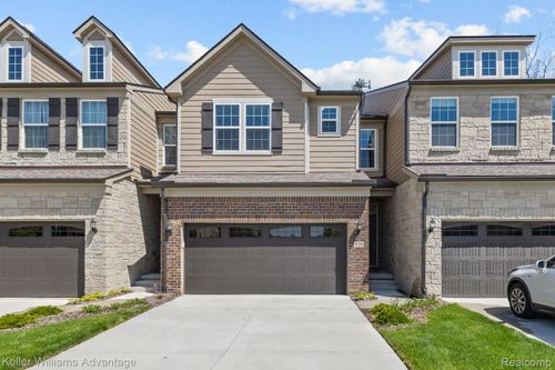836 Adamson Dr, Waterford, MI, 48329 | Card Image