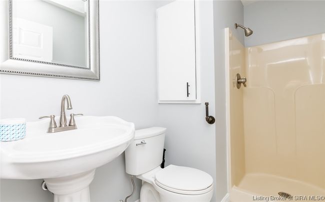 715 Valley View Trce, Home with 4 bedrooms, 3 bathrooms and null parking in New Albany IN | Image 36