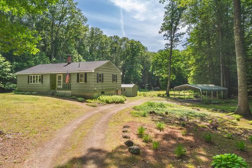 72 Crawley Falls Rd, Brentwood, NH, 03833-6203 | Card Image