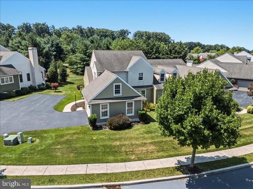 13 Parkside Dr, ELVERSON, PA, 19520-9492 | Card Image