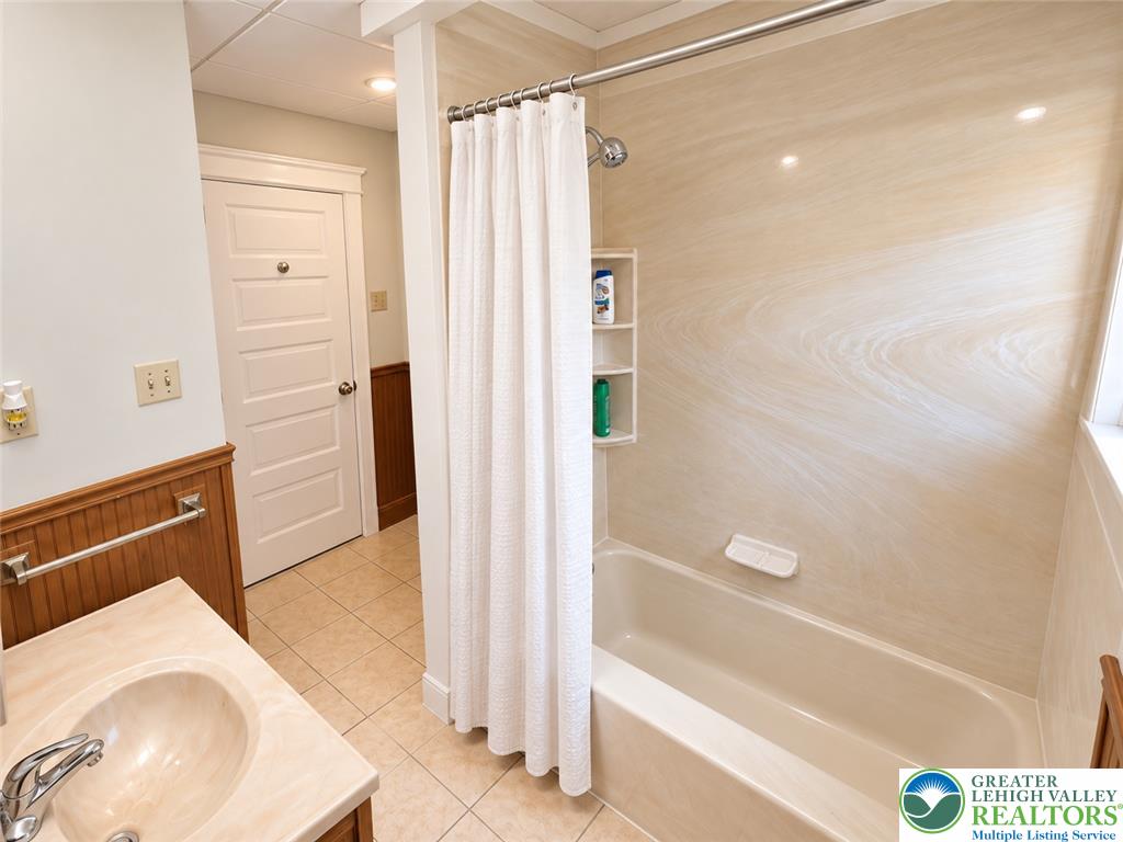 Residential Lease in Allentown City 4