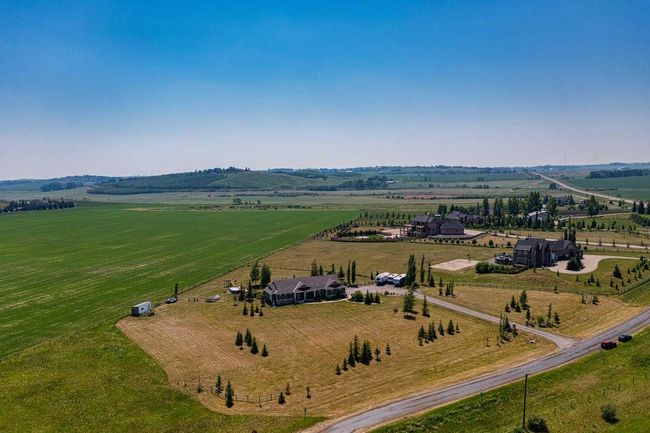 226018 30 Street W, House other with 2 bedrooms, 3 bathrooms and 8 parking in Rural Foothills County AB | Image 47