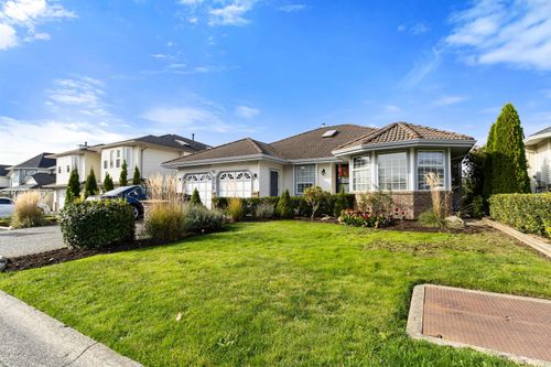 3273 Deertrail Dr, Abbotsford, BC, V2T5J6 | Card Image