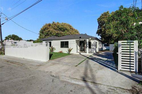 2-7943 Nw 6th Ave, Miami, FL, 33150-2844 | Card Image