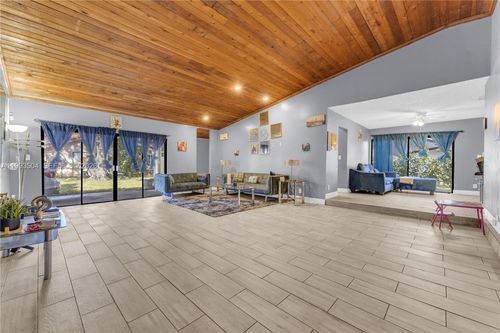 5701 Nw 54th Way, Tamarac, FL, 33319 | Card Image