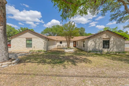110 Suttles Ave, San Marcos, TX, 78666-5015 | Card Image