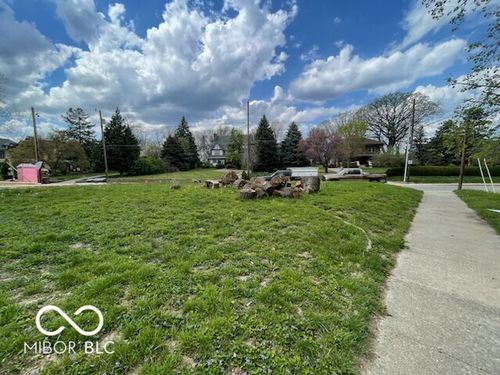 2620 Broadway St, Indianapolis, IN, 46205-4242 | Card Image