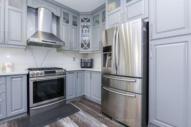41 Darren Rd, House other with 6 bedrooms, 4 bathrooms and 4 parking in Brampton ON | Image 10