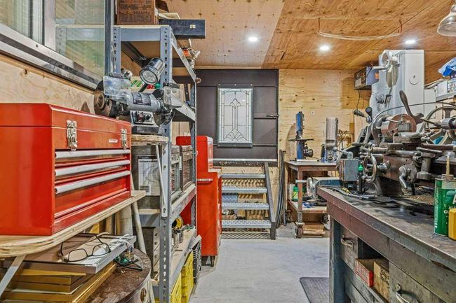 930 9 St, House other with 8 bedrooms, 7 bathrooms and 4 parking in Canmore AB | Image 39