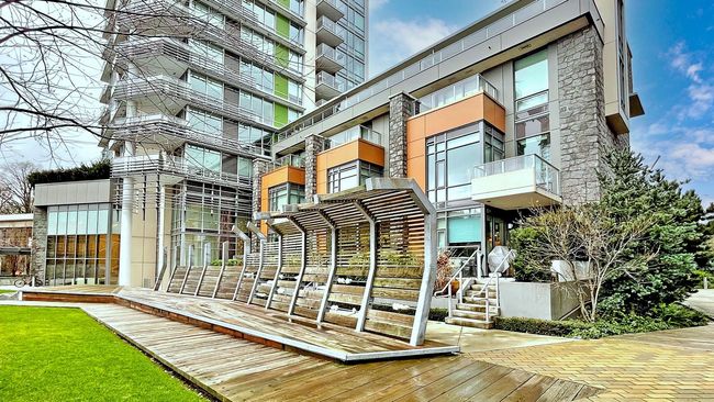 1507 - 680 Seylynn Crescent, Condo with 3 bedrooms, 2 bathrooms and 2 parking in North Vancouver BC | Image 1