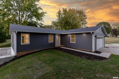 26850 229 Th Street, House other with 3 bedrooms, 3 bathrooms and null parking in Le Claire IA | Image 1