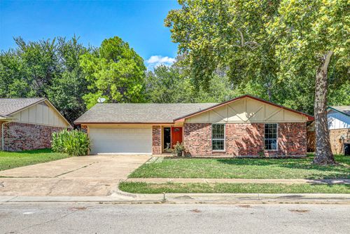 437 E Taylor St, Keller, TX, 76248-2307 | Card Image