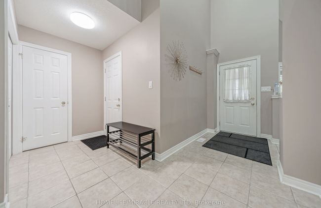 93 Lynch Cir, House attached with 4 bedrooms, 4 bathrooms and 2 parking in Guelph ON | Image 7