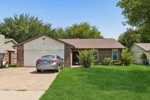 401 Hovenkamp St, Keller, TX, 76248-3422 | Card Image
