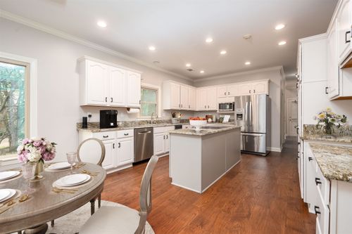 3055 Shannon Oaks Cv, Germantown, TN, 38138-7736 | Card Image