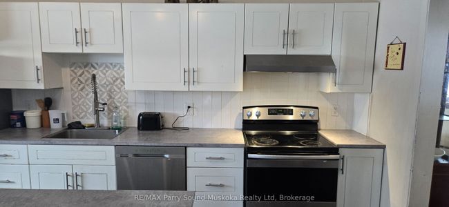 14 Church Rd, House other with 3 bedrooms, 1 bathrooms and 2 parking in Redbridge ON | Image 24