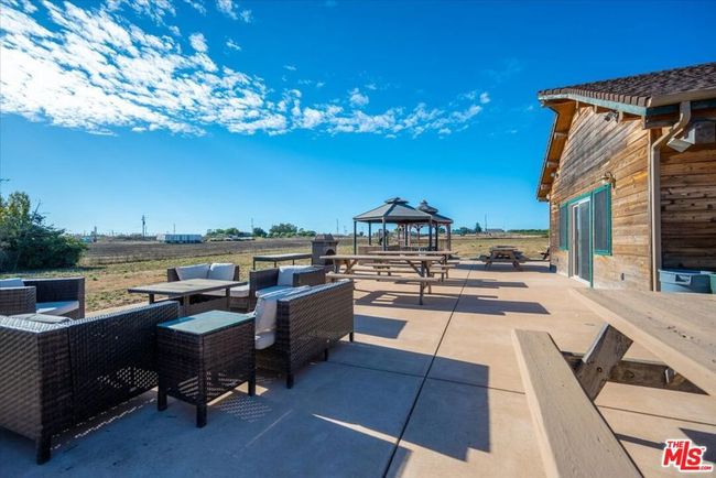 Barn Patio | Image 54