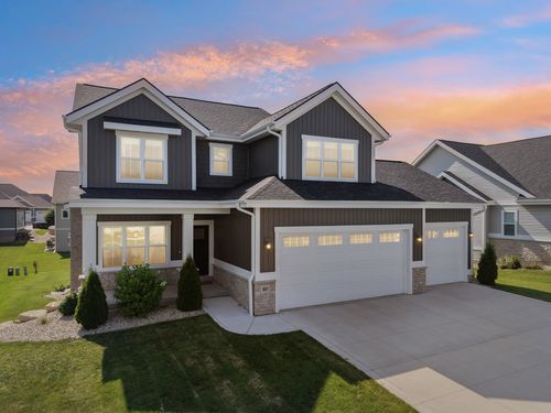 807 Lynn St, WAUNAKEE, WI, 53597-8000 | Card Image