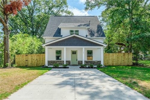 101 Poplar Ave, Belton, SC, 29627-1818 | Card Image