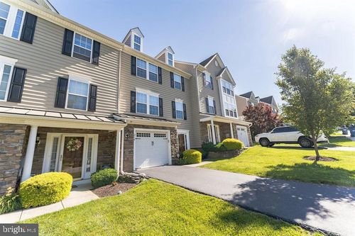 218 Tall Trees Cir, DOWNINGTOWN, PA, 19335-5372 | Card Image