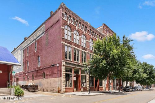102-129 W Jackson Ave, Knoxville, TN, 37902-1204 | Card Image