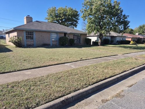 2705 Tanglewood Dr, Lancaster, TX, 75134-2042 | Card Image
